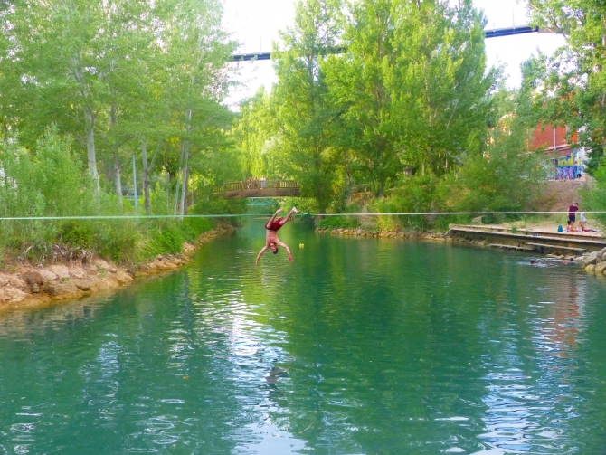 Waterline montada sobre el río Júcar en la misma ciudad de Cuenca